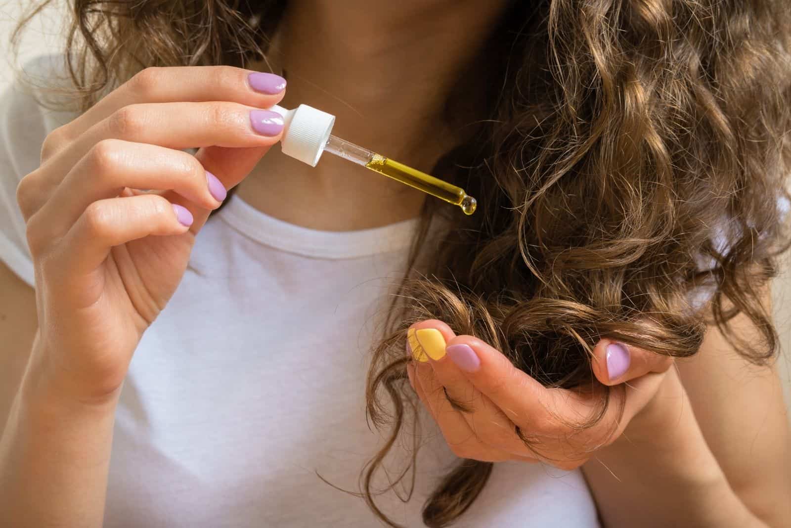 how to apply olive oil to hair