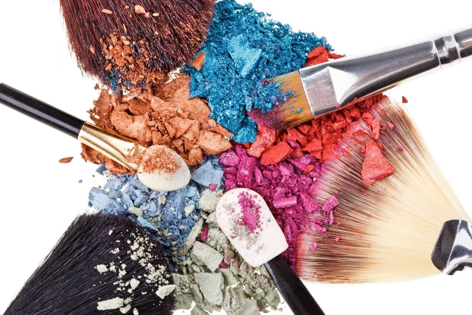 what can you use to clean makeup brushes