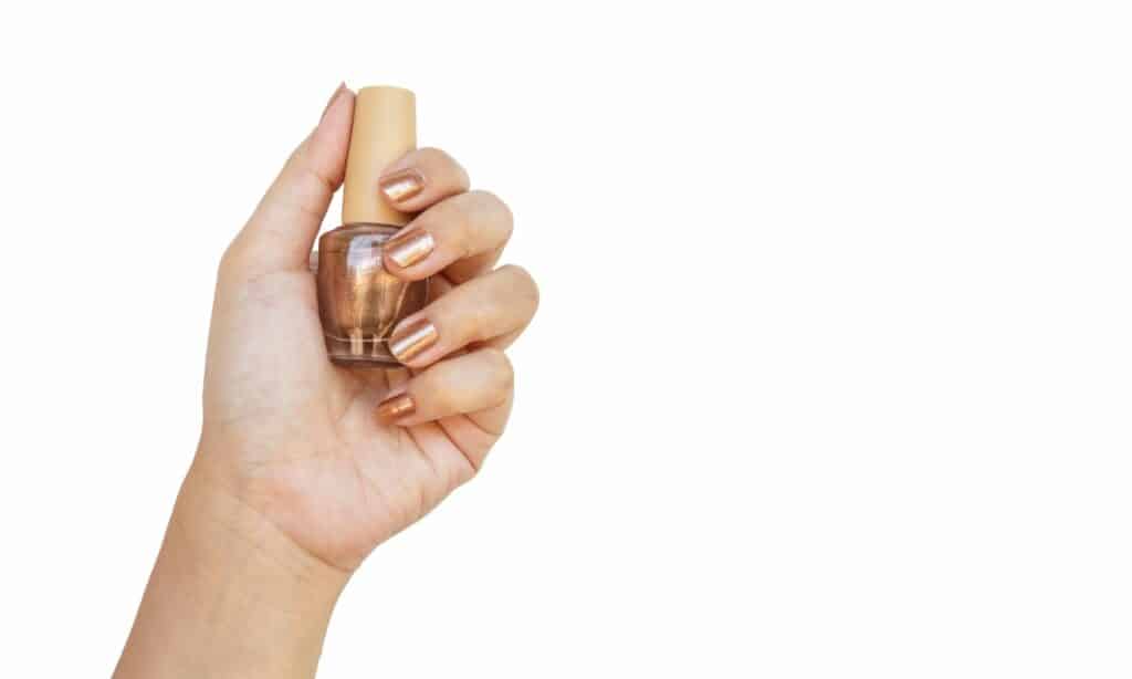 clean nail polish