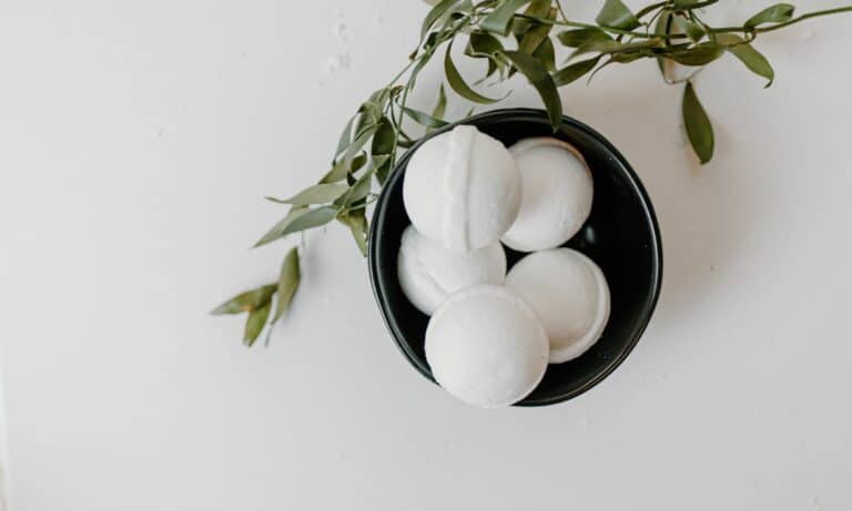 The Best Organic Bath Bombs: 3 Questions to Ask Before You Buy